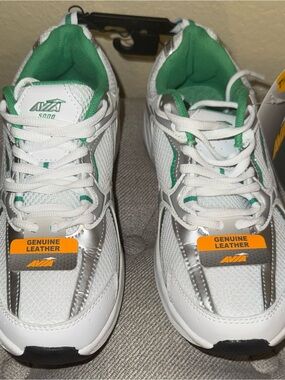Avia women’s sneakers, sz 7.5